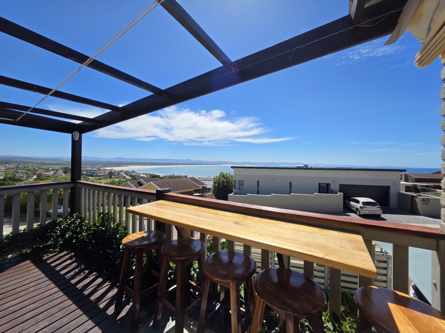 3 Bedroom Property for Sale in Wavecrest Eastern Cape